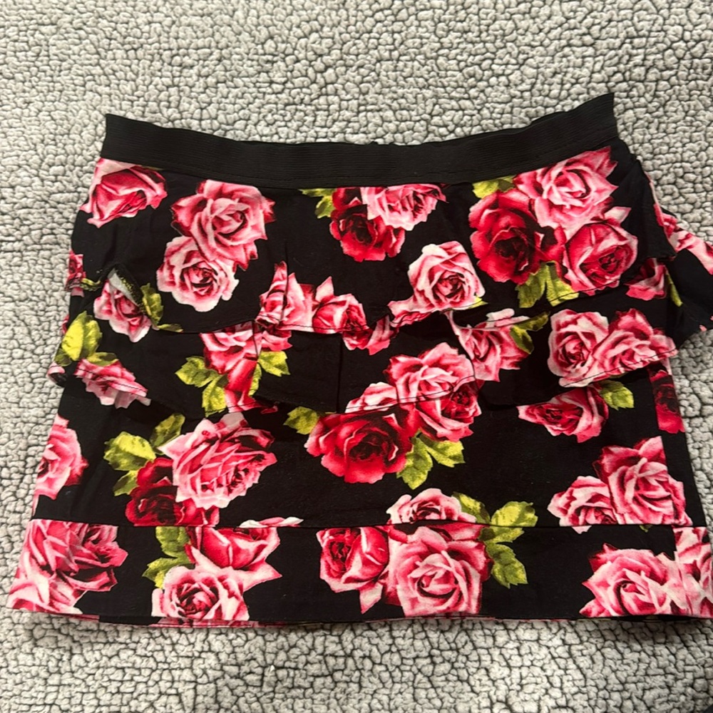 Retro 80’s Material Girl peplum mini skirt. High waisted with large floral print